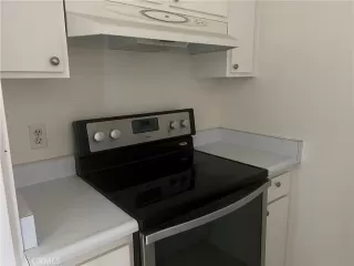 Photo #4: OC23220031 Listing 