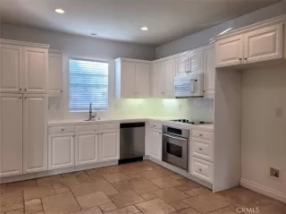 Photo #5: OC23220193 Listing 