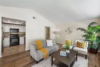 Photo #4: OC23220486 Listing 