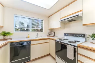 Photo #4: OC23220945 Listing