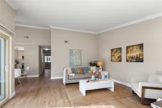 Photo #3: OC23221348 Listing