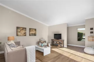 Photo #4: OC23221348 Listing