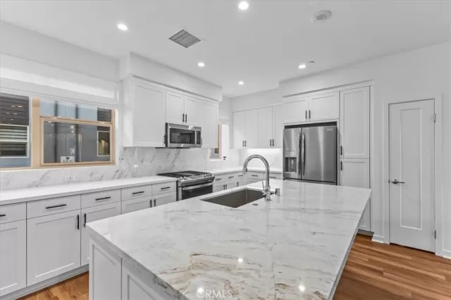 MLS: OC23221436 Condo For Sale