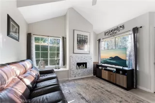 Photo #4: OC23221520 Listing