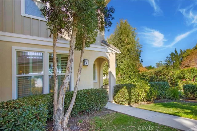 MLS: OC23221551 Condo For Sale