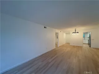 Photo #5: OC23221612 Listing 