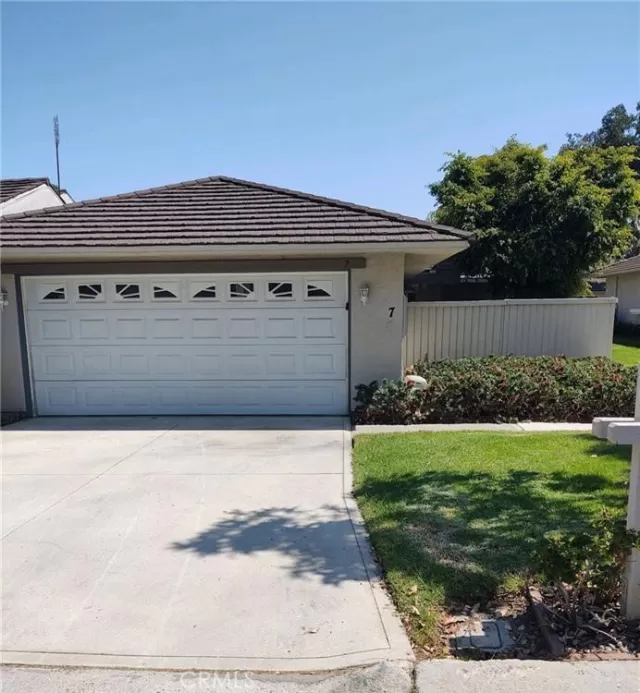 MLS: OC23221731 Condo For Sale