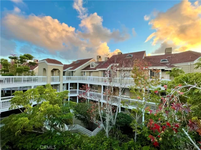 MLS: OC23222039 Condo For Sale