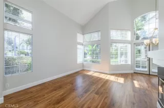 Photo #2: OC23222299 Listing 