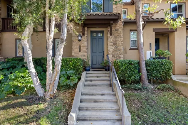 MLS: OC23222303 Condo For Sale