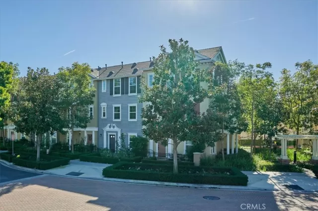 MLS: OC23222433 Condo For Sale