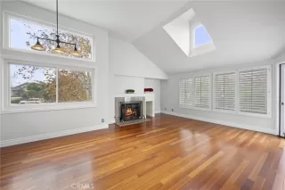 Photo #6: OC23222658 Listing 