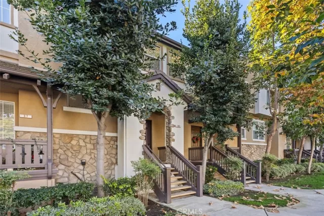 MLS: OC23222686 Condo For Sale