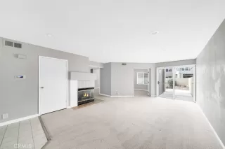 Photo #3: OC23222762 Listing