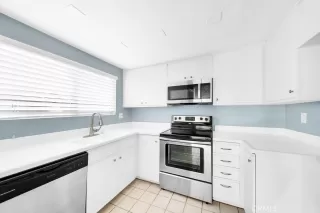 Photo #4: OC23222762 Listing