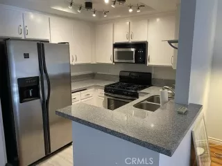 Photo #6: OC23223033 Listing 