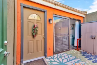 Photo #3: OC23223177 Listing 