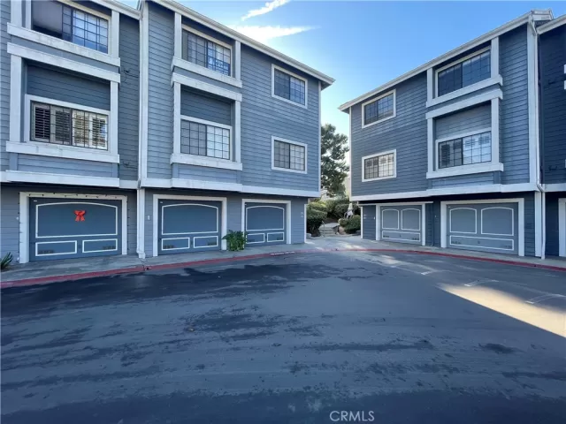 MLS: OC23223481 Condo For Sale