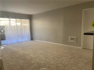 Photo #6: OC23224005 Listing 