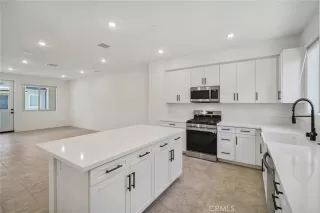 Photo #2: OC23224031 Listing 