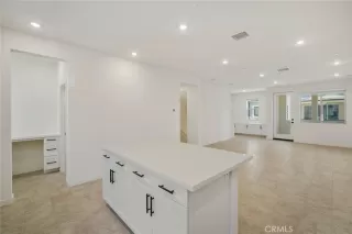 Photo #4: OC23224031 Listing 