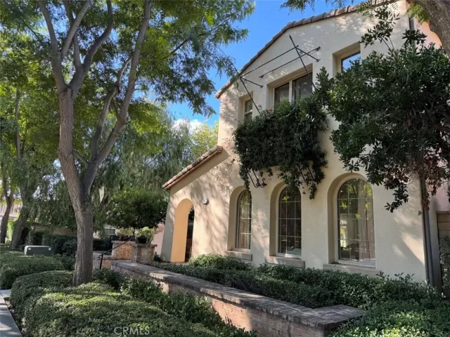 MLS: OC23224549 Condo For Sale