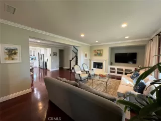 Photo #2: OC23224549 Listing 