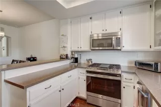 Photo #5: OC23225477 Listing