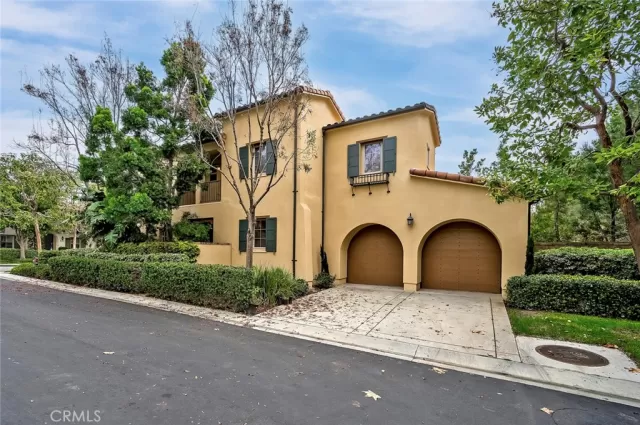 MLS: OC23225537 Condo For Sale