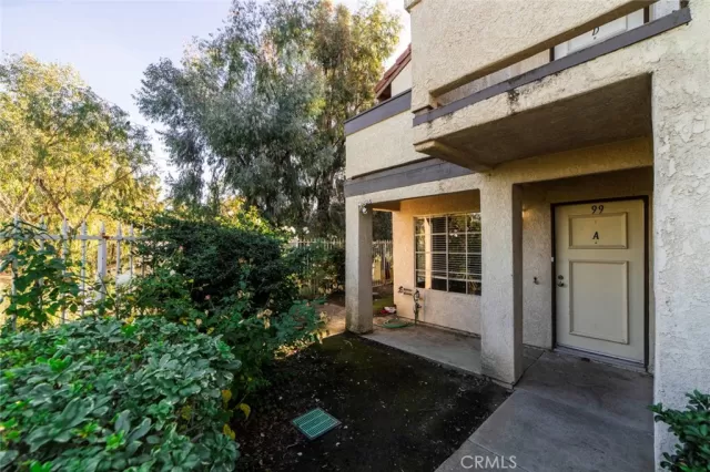 MLS: OC23226011 Condo For Sale