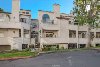 Photo #2: OC23226030 Listing 