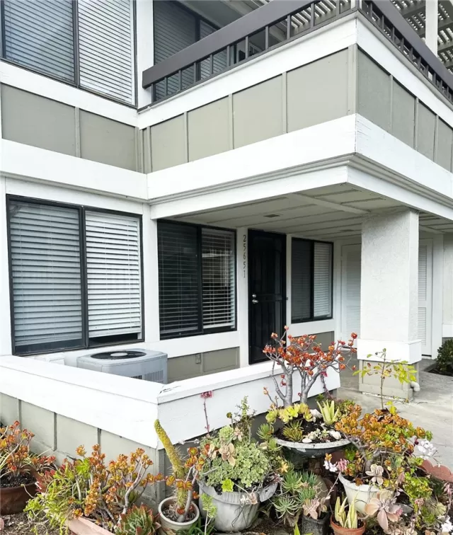 MLS: OC23226423 Condo For Sale