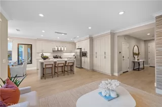 Photo #5: OC23227001 Listing