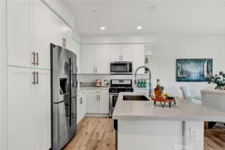 Photo #4: OC23227526 Listing 