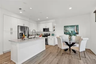 Photo #5: OC23227526 Listing 