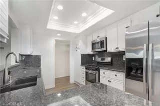 Photo #3: OC23227536 Listing