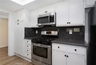 Photo #4: OC23227536 Listing