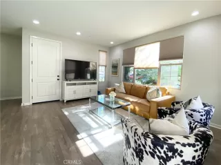 Photo #3: OC23227756 Listing 