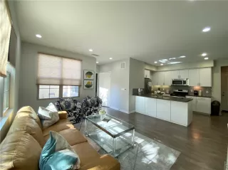 Photo #4: OC23227756 Listing 