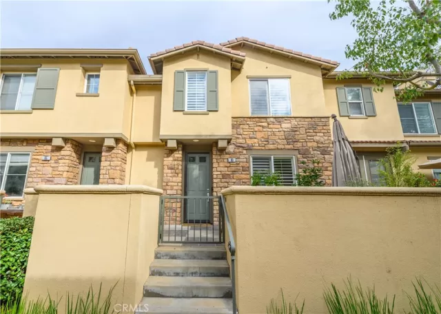 MLS: OC23228427 Condo For Sale