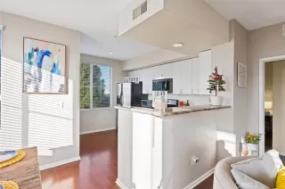 Photo #5: OC23228544 Listing 