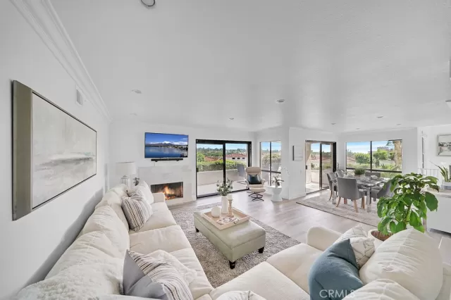 MLS: OC23228601 Condo For Sale