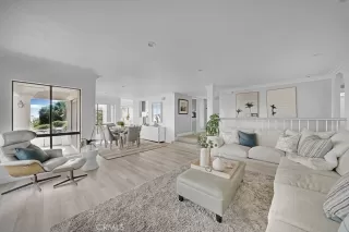 Photo #3: OC23228601 Listing