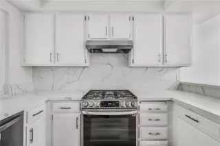 Photo #2: OC23229034 Listing 