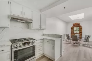 Photo #4: OC23229034 Listing 