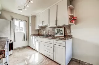 Photo #5: OC23229330 Listing