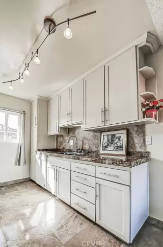 Photo #6: OC23229330 Listing