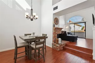 Photo #4: OC23229453 Listing 