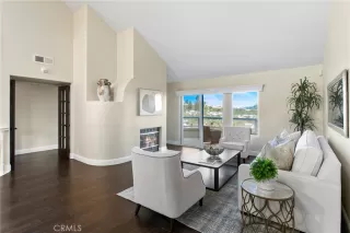 Photo #5: OC23229760 Listing 