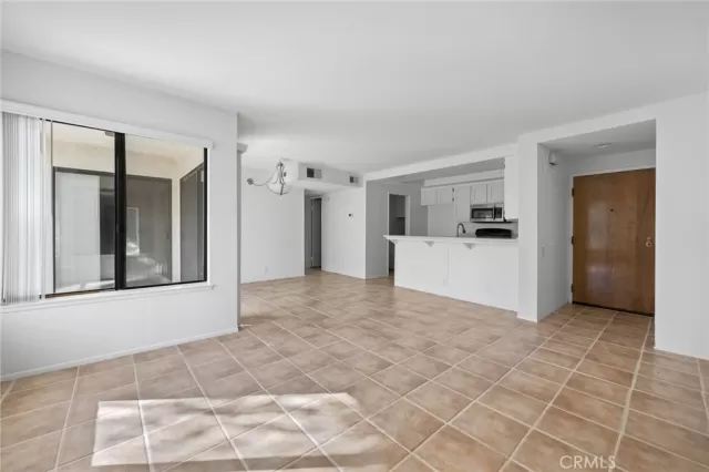 MLS: OC23230115 Condo For Sale